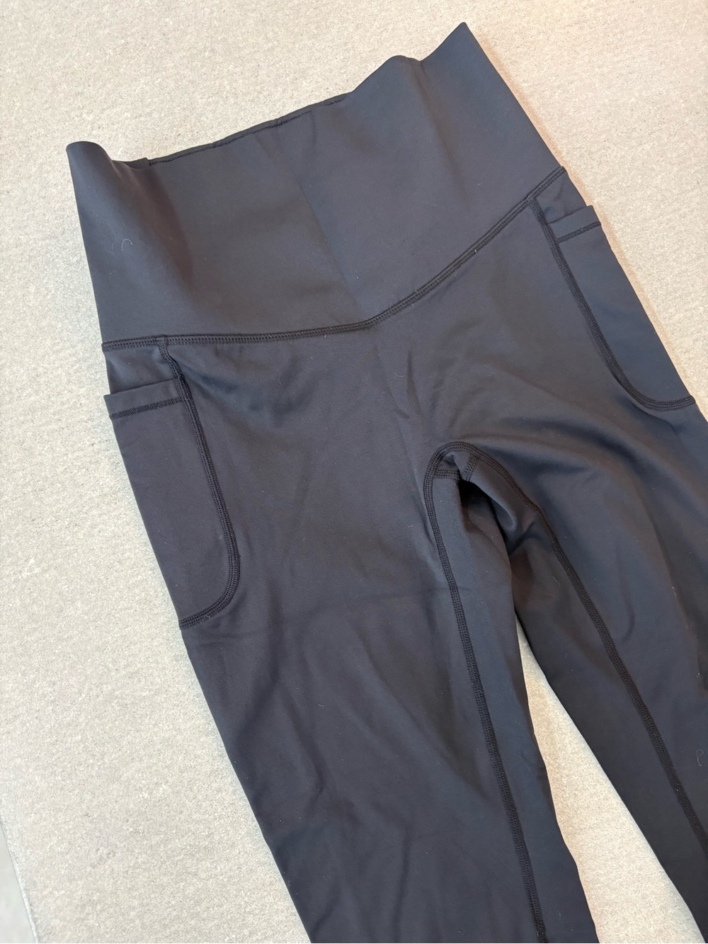 HALARA Kids Black High-Rise Active Leggings with Side Pockets